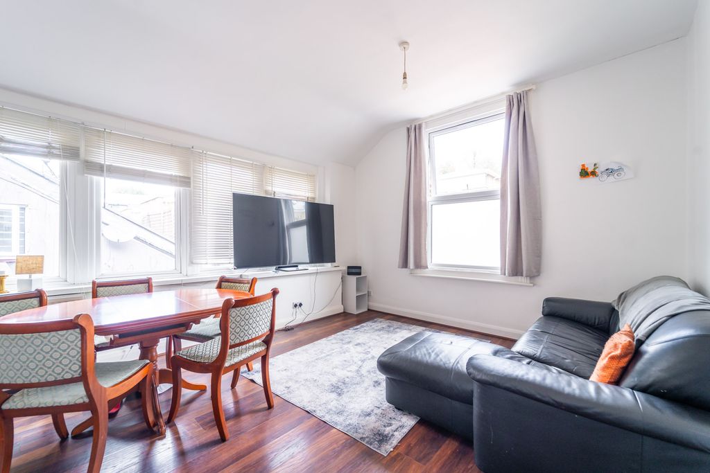 Property photo 1 of 8 Mba06889