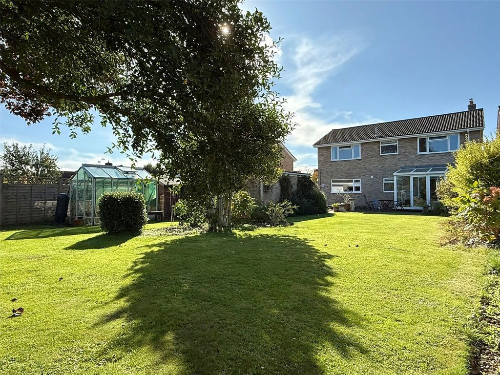Property photo 2 of 23 Picture No. 27