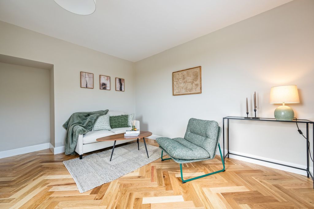 Property photo 3 of 31