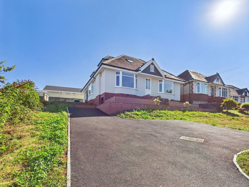 Property photo 2 of 62