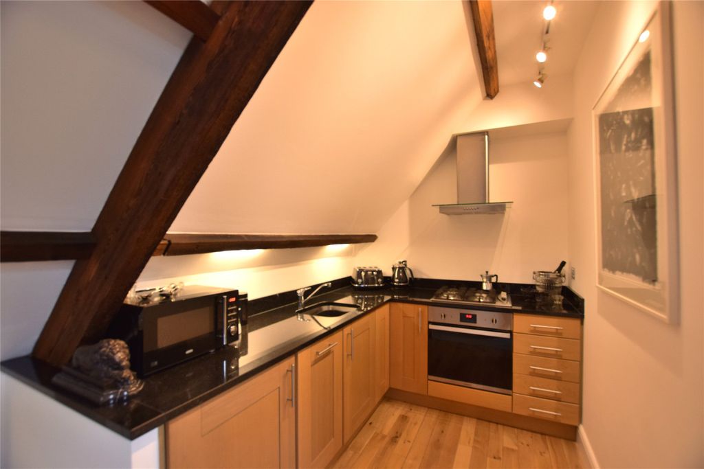 Property photo 3 of 32 Kitchen