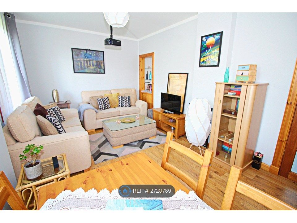 Property photo 1 of 15 Living Room