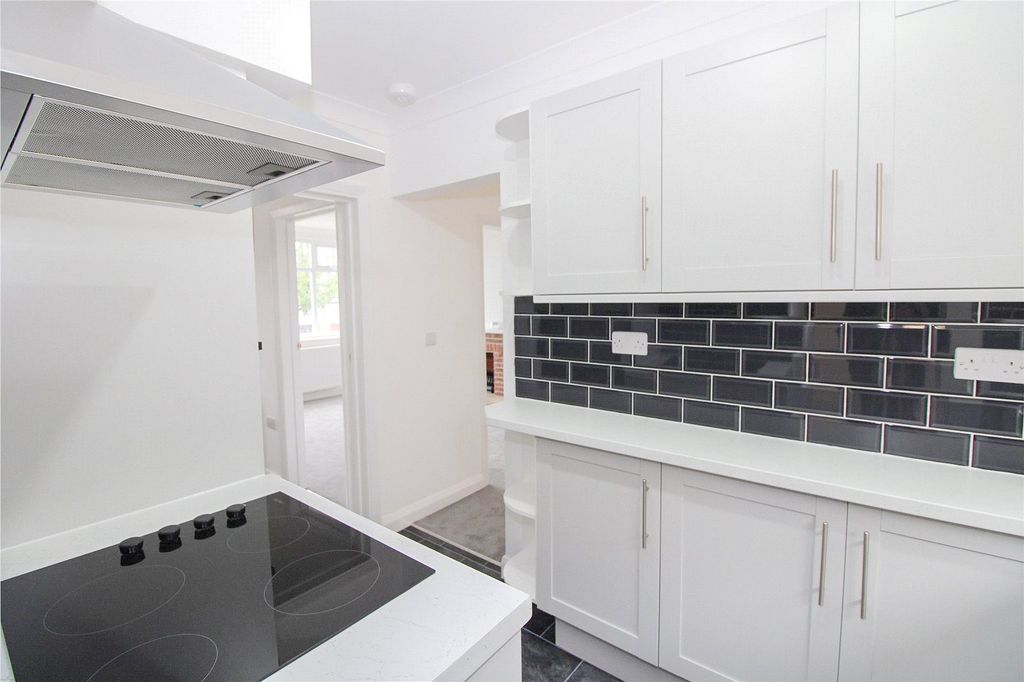 Property photo 3 of 14 Picture No. 25