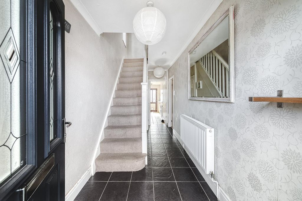 Property photo 3 of 24