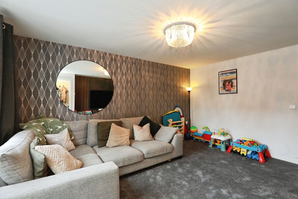 Property photo 2 of 13 Photo