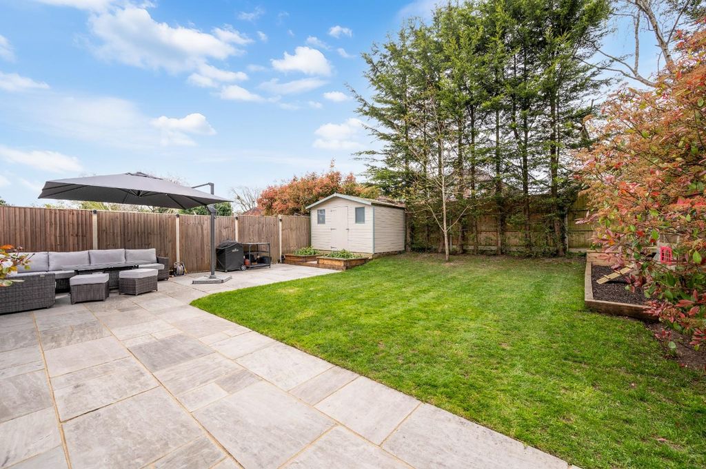 Property photo 2 of 16 Follyfield Road