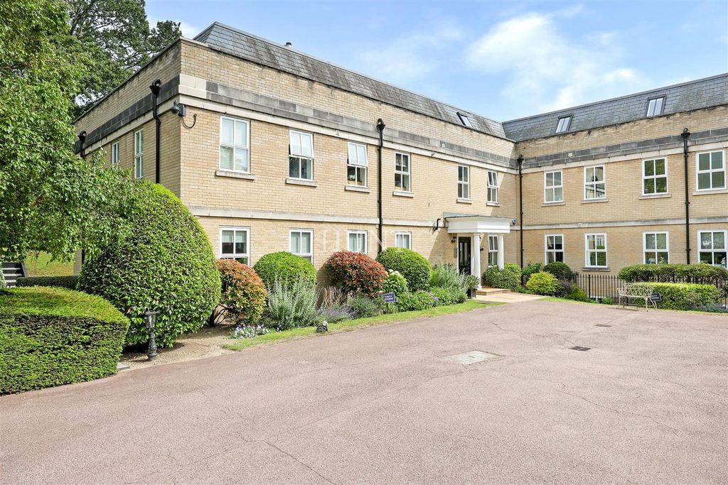 Additional image 33 of 4 bed flat for saleRegents Drive, Repton Park, Woodford Green, Essex IG8