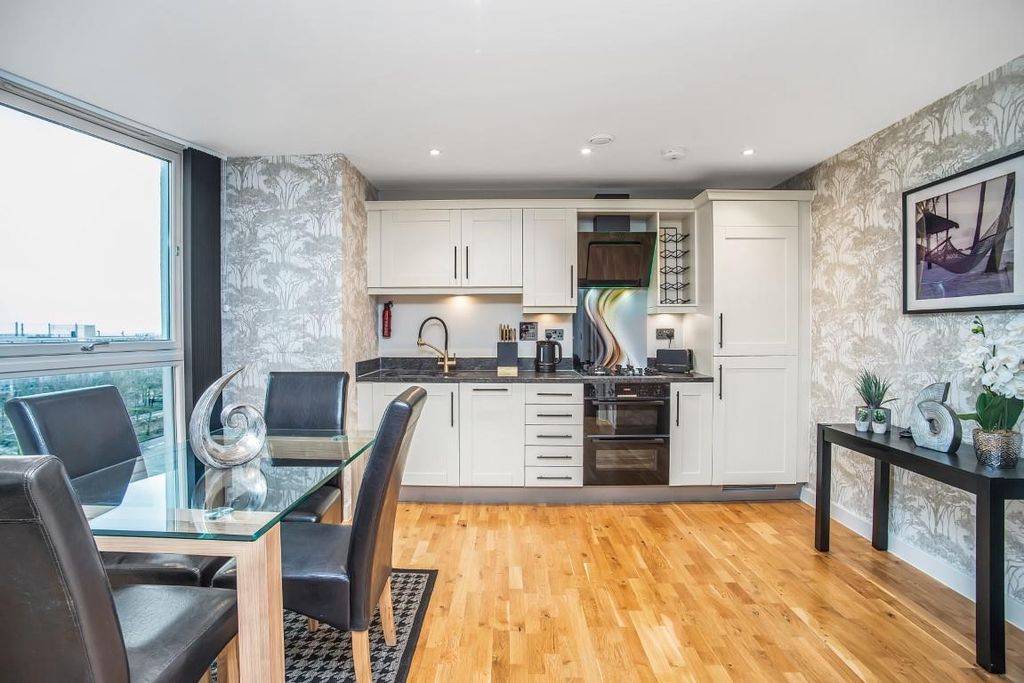 Property photo 1 of 12 Dsc_7842 (Medium).Jpg