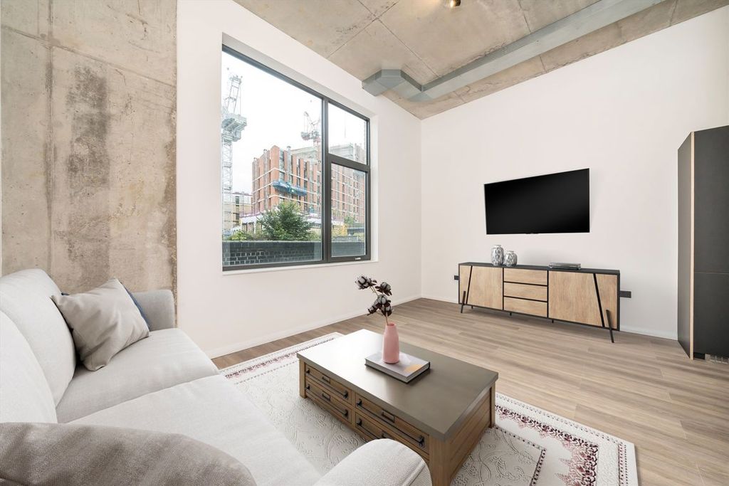 Property photo 2 of 8