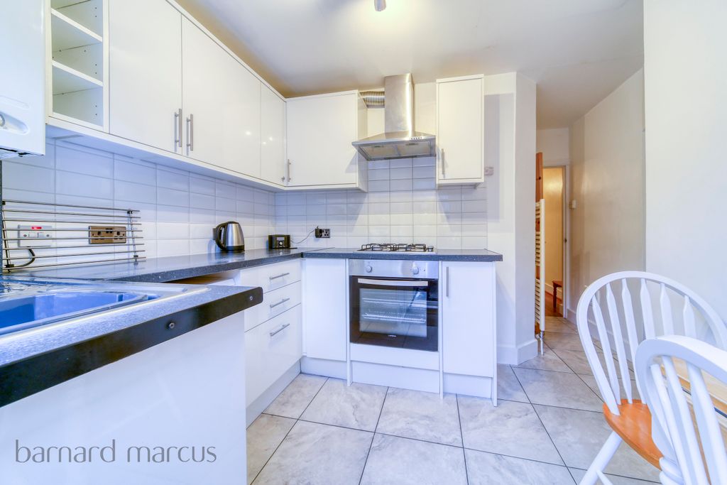 Property photo 1 of 8 Kitchen