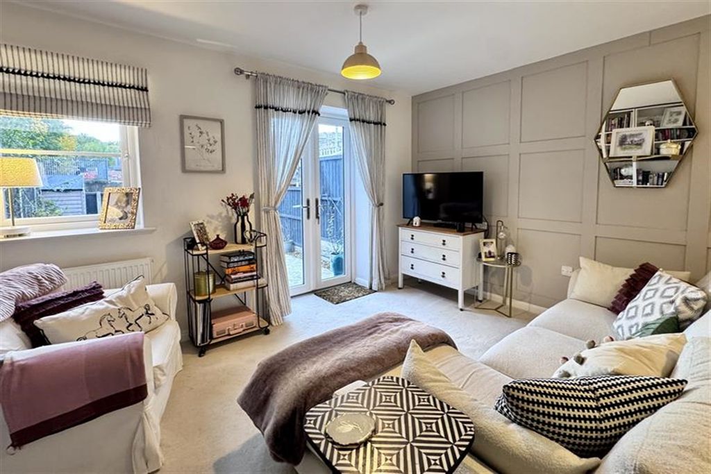 Property photo 3 of 24 (Main)