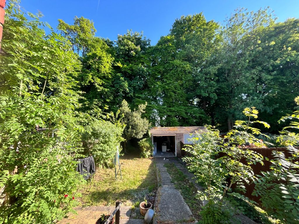 Property photo 2 of 8 4194591