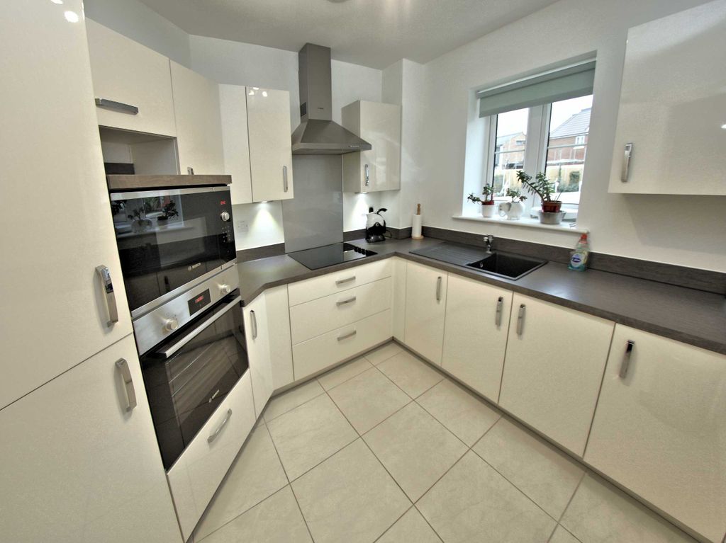 Property photo 2 of 15 Photo