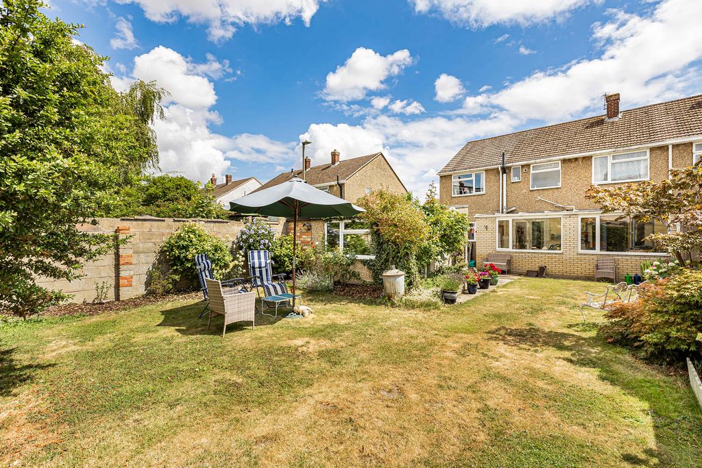Property photo 2 of 37