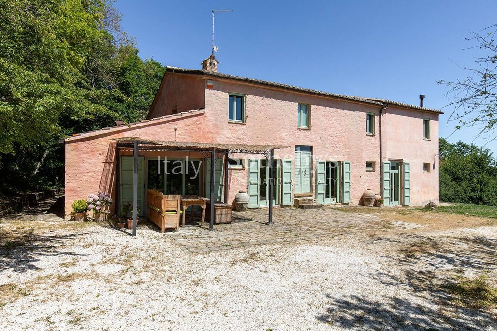 Property photo 2 of 35