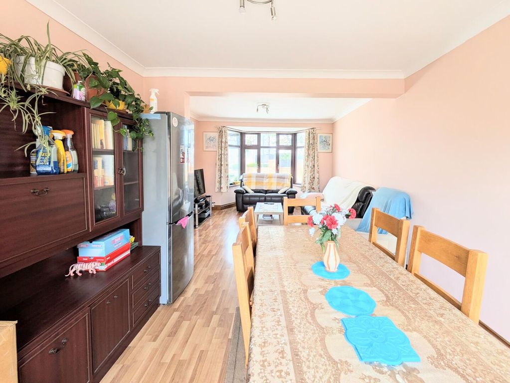 Property photo 3 of 18 Dining Room