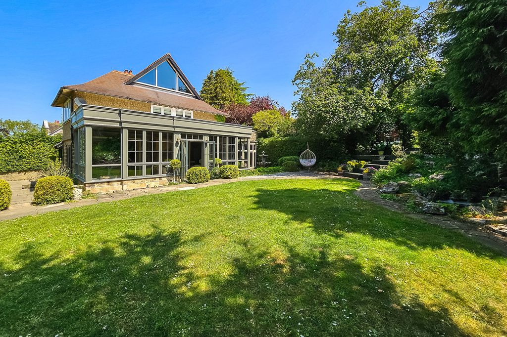 Property photo 2 of 42