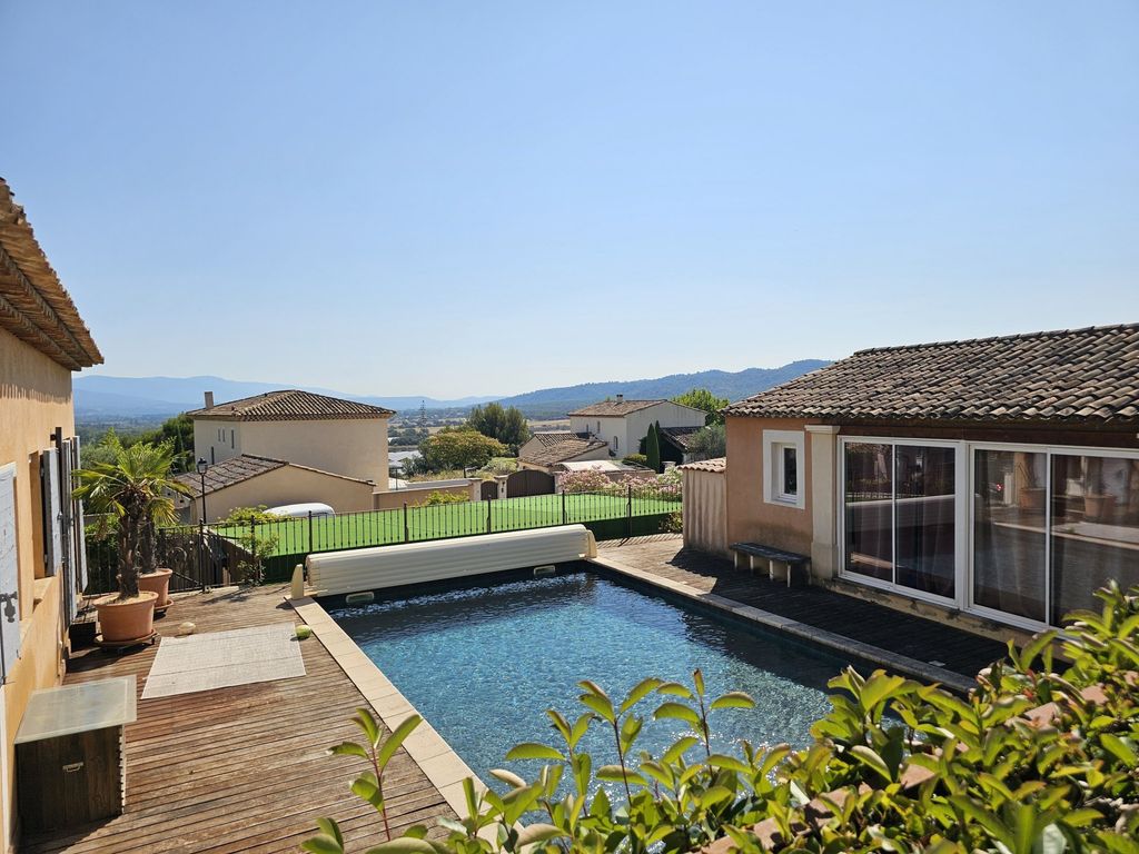 Property photo 1 of 15 Unusual Villa In The Heart Of The Pontroyal Estate