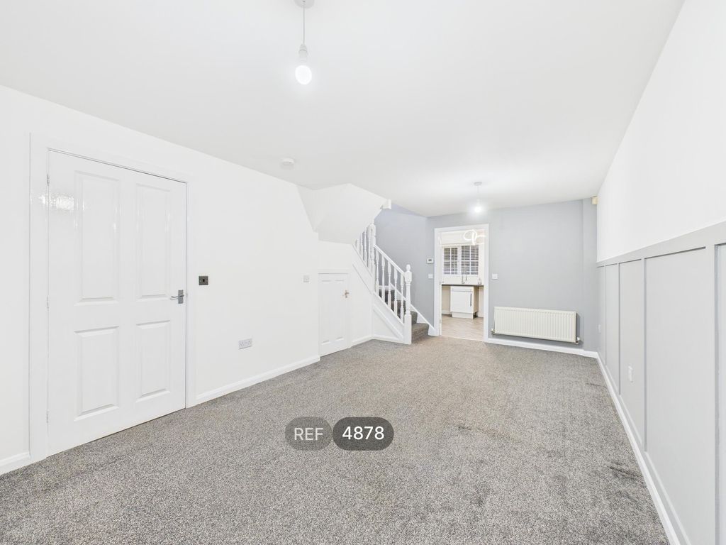 Property photo 2 of 20 Living Room