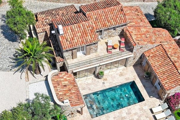 Property photo 1 of 5