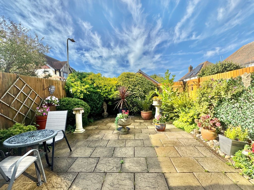 Property photo 2 of 19 Private Garden