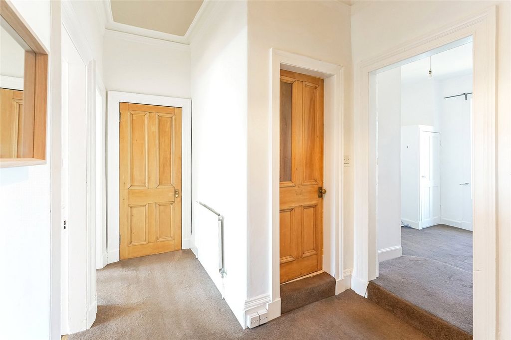 Property photo 3 of 10 3