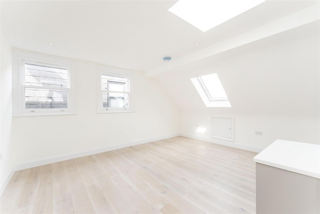 Property photo 2 of 9 Helliwell &amp; Co.