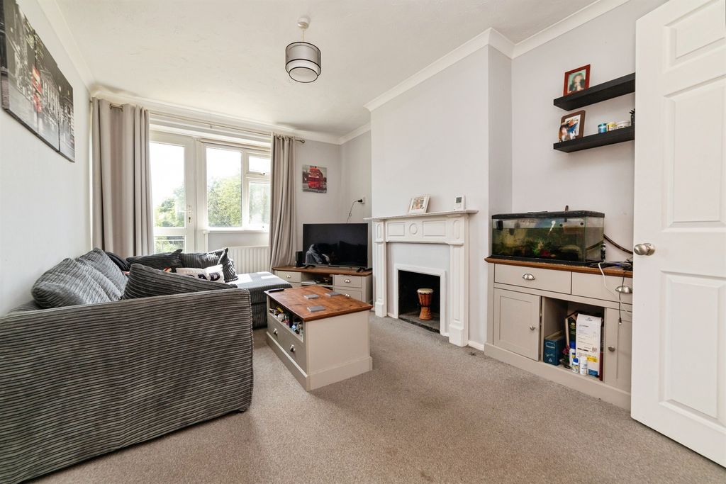 Property photo 3 of 16