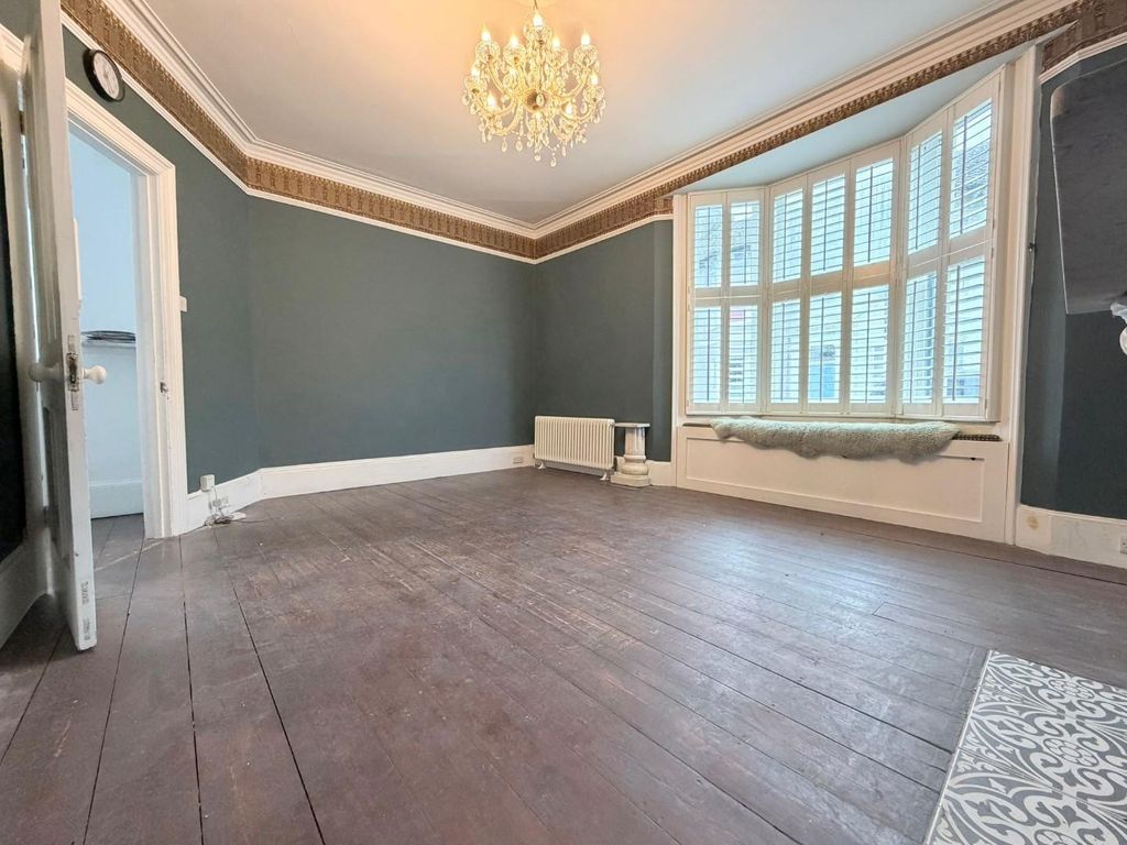 Property photo 3 of 15 Living Room