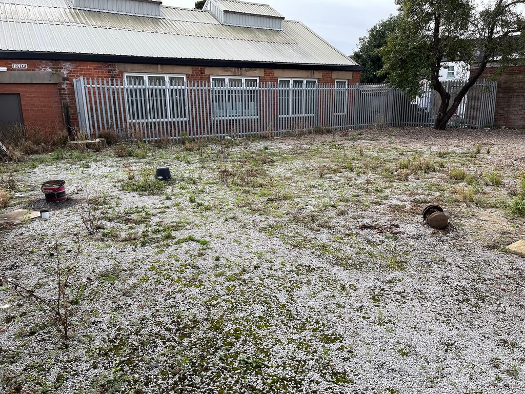Property photo 1 of 4