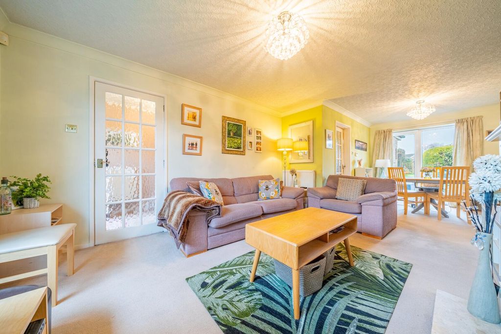 Property photo 3 of 17 Living Room