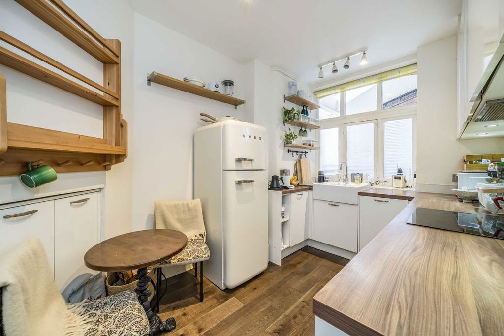 Property photo 3 of 4