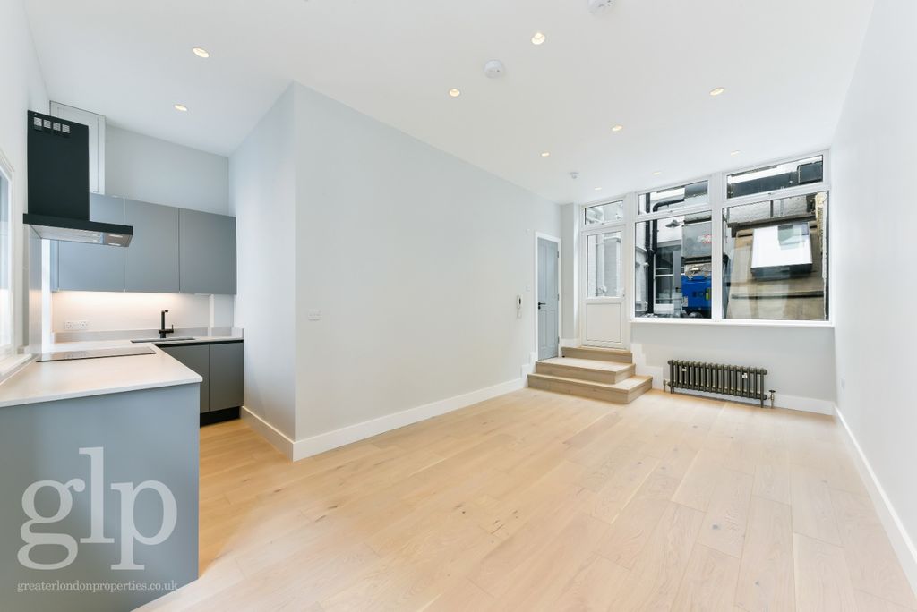 Property photo 1 of 15 2338553