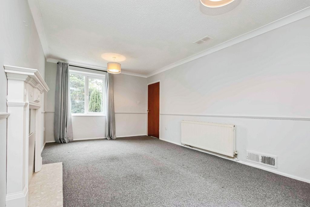 Property photo 2 of 15 Living Room