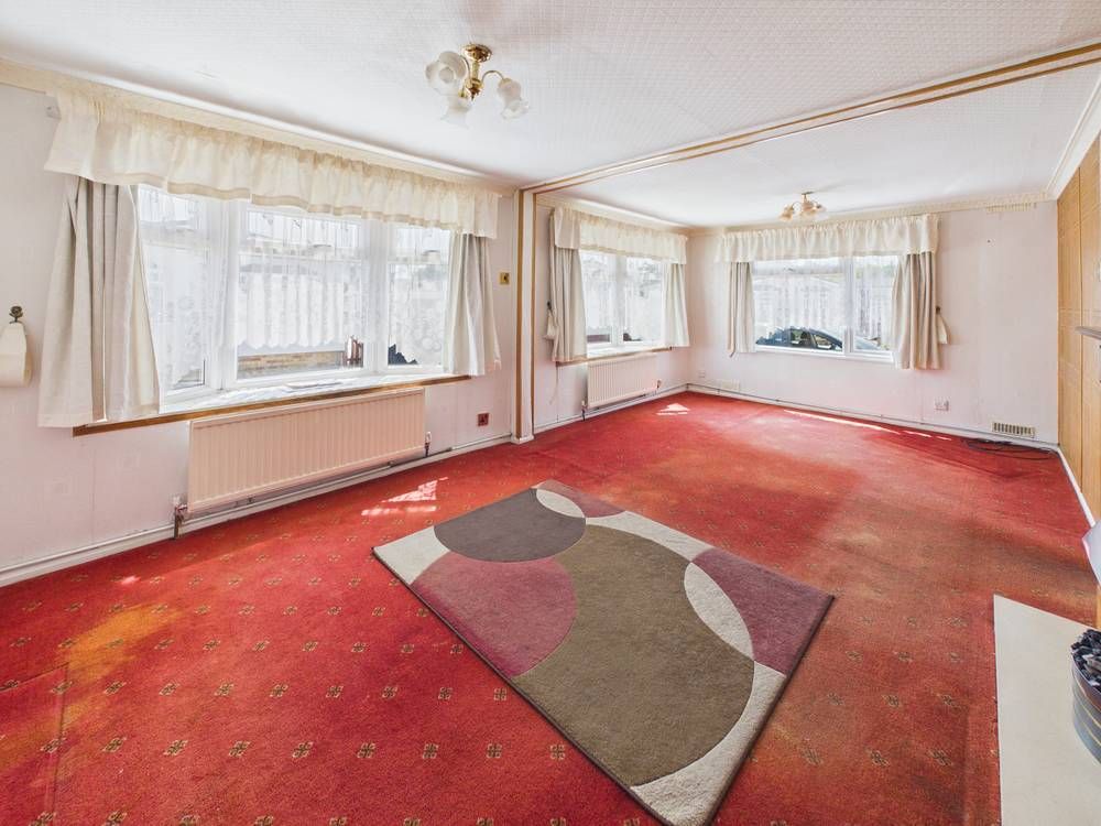 Property photo 2 of 18 Giraffe360-Still018