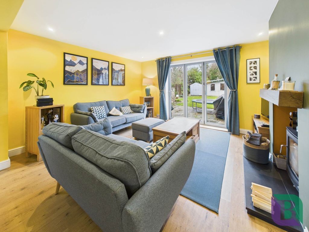 Property photo 2 of 19