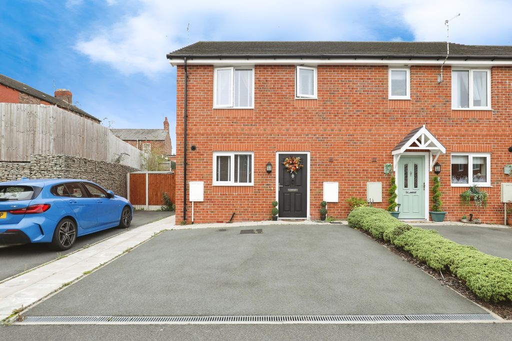 Property photo 1 of 15 Front