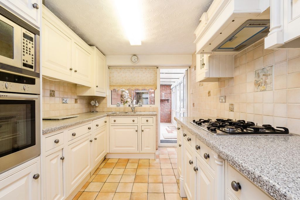Property photo 3 of 17 Photo