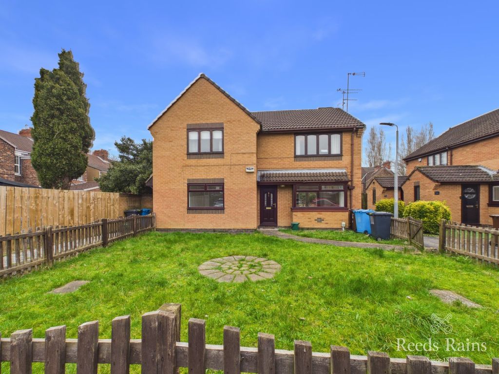 Property photo 1 of 16 Outside
