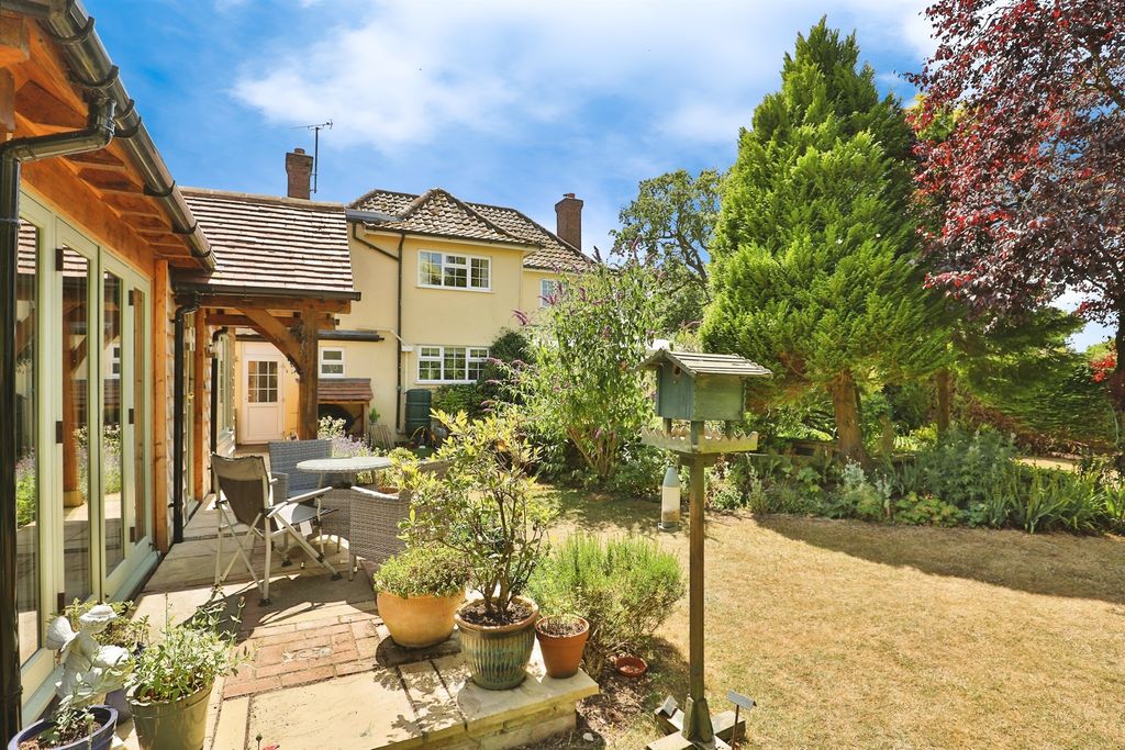 Property photo 2 of 31