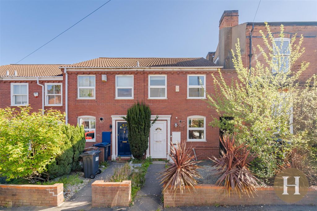 Property photo 1 of 24 Hadleigh Estate Agents-35.Jpg