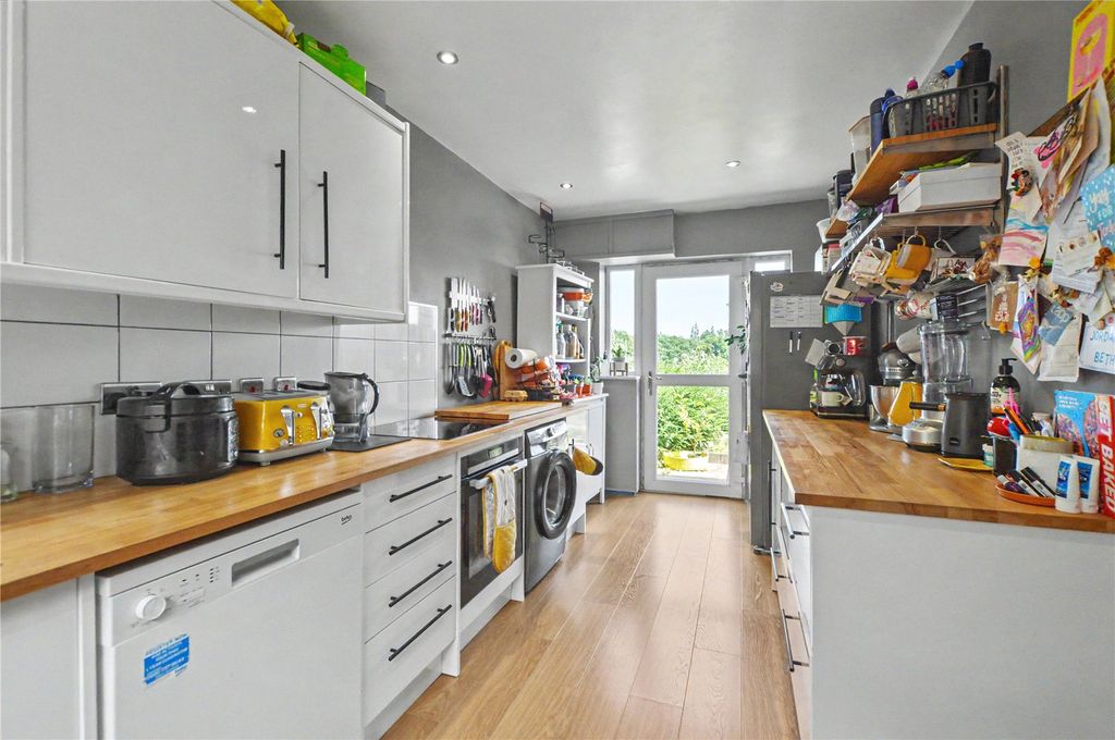 Property photo 3 of 19 Picture No. 15