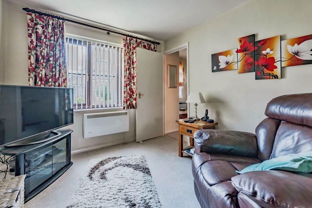 Property photo 3 of 20