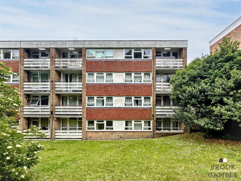 Property photo 1 of 6 01323 438506