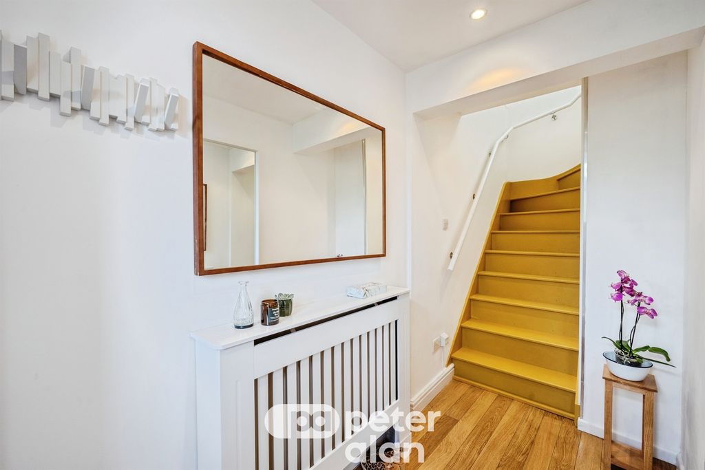 Property photo 3 of 21