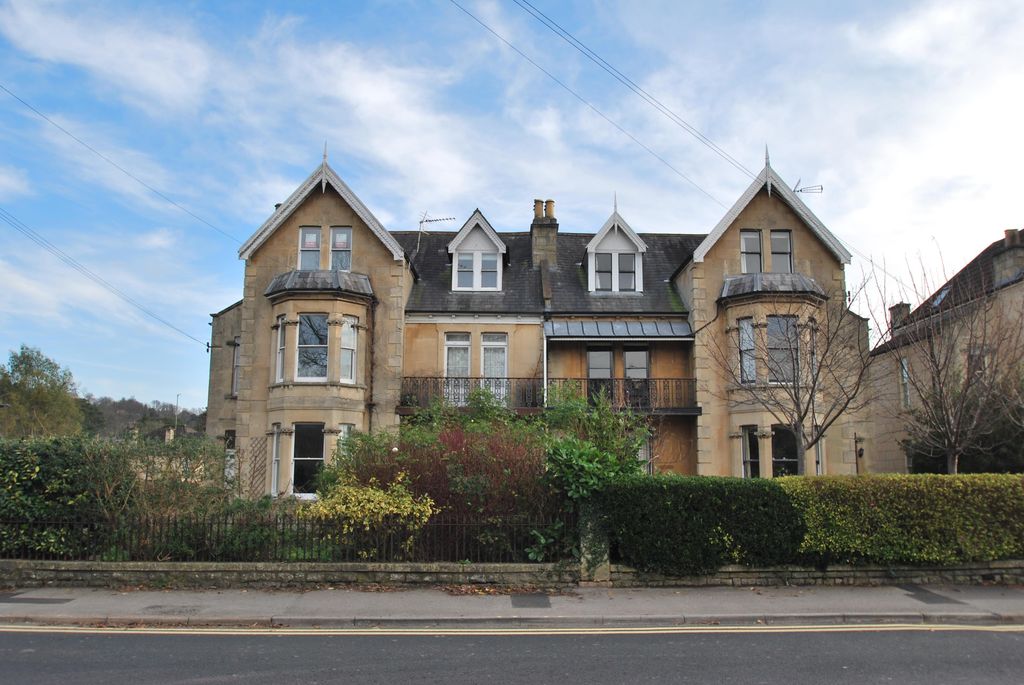 Property photo 1 of 7 Front