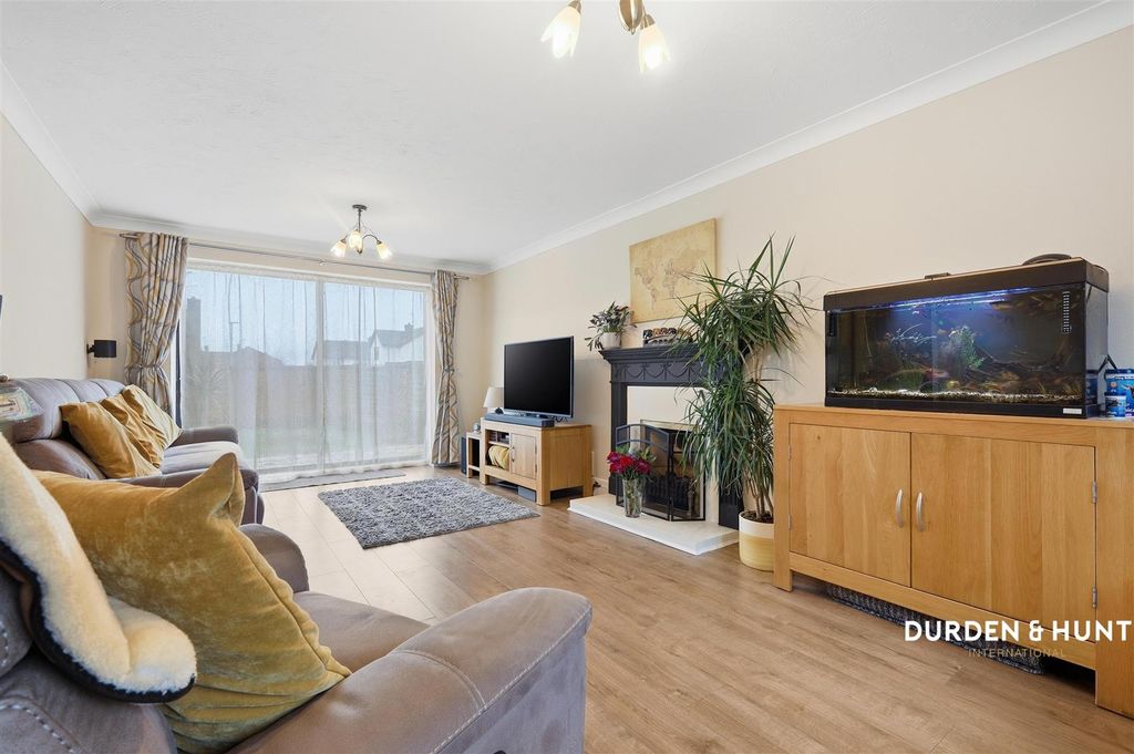 Property photo 2 of 23 Butts Paddock