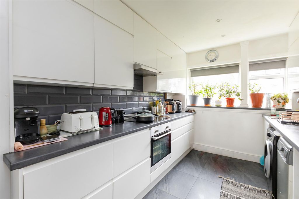 Property photo 3 of 16 Untitled-3262.Jpg