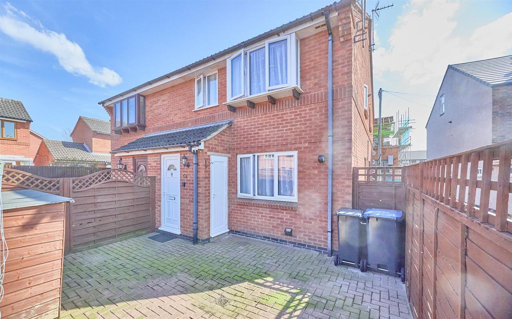 Property photo 1 of 6 Wood St Hinckley_5.Jpg