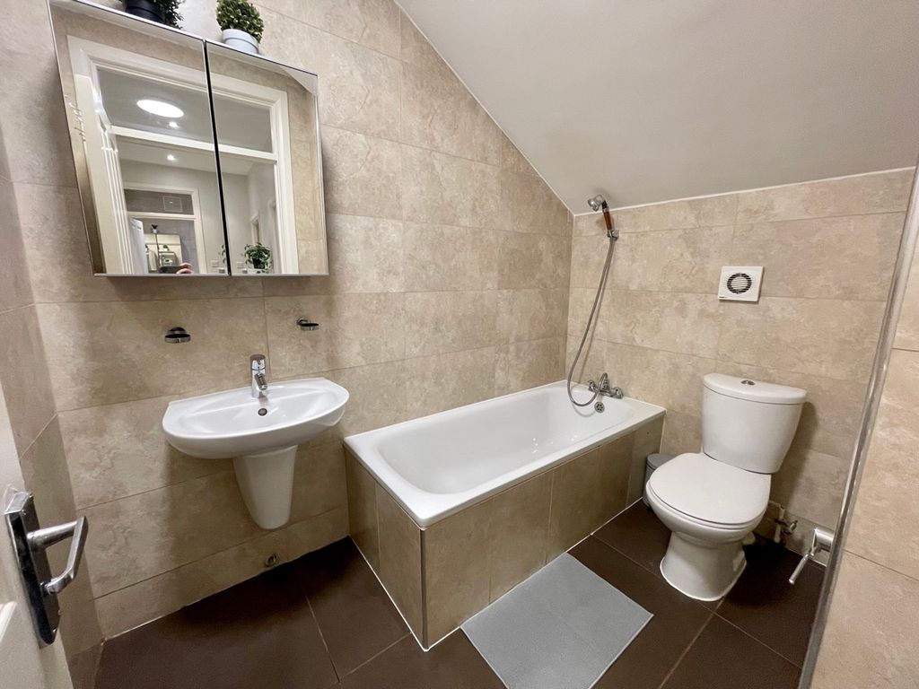 Property photo 3 of 26